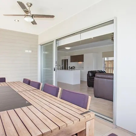 Petrie Beach Holiday Home Mackay Exterior photo